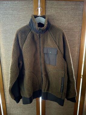 Wallace & Barnes Men's Brown Sherpa Full-Zip Jacket with Contrast Pocket